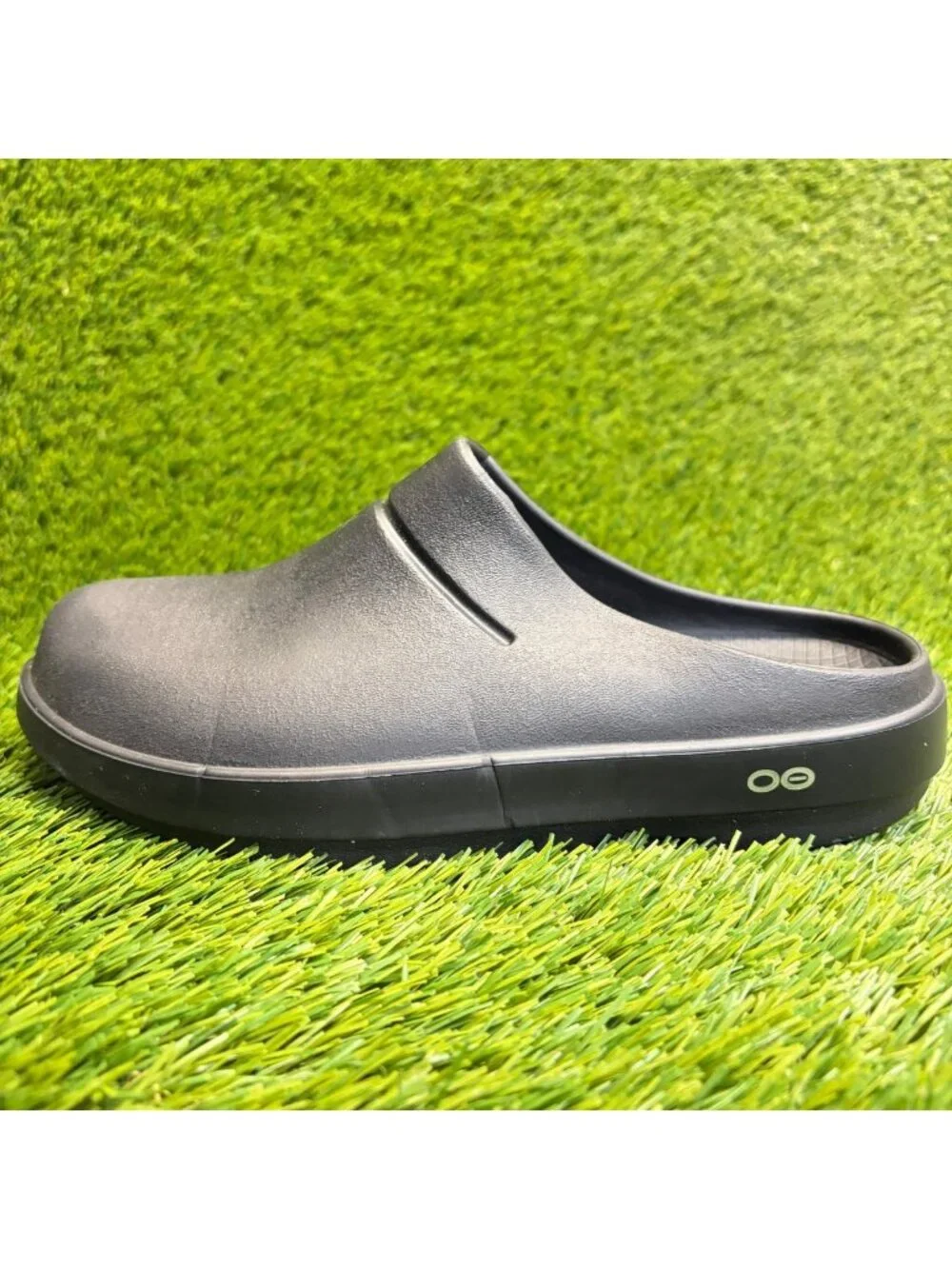 OOFOS OOcloog Clog Mens Size 8 Black Beach Outdoor Slip On Recovery Sandals